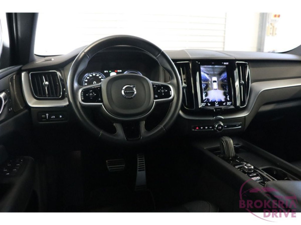 T6 Recharge AWD R-Design_image_interier_front