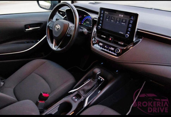 Sedan Hybrid _image_interier_front
