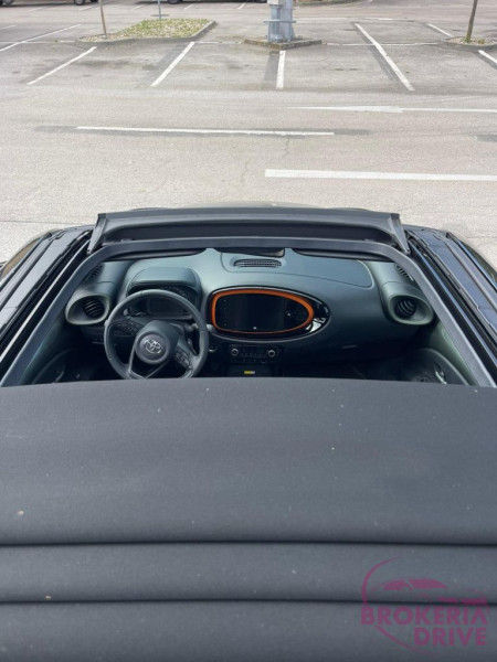 X Air Limited Edition_roof.jpg