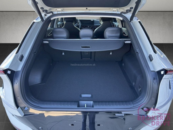  LR EARTH 4WD 239kW/325k aku 84 kWh AWD_2105905246_a6a79a1a-1a80-4ab0-8acd-b433f792751a.jpg