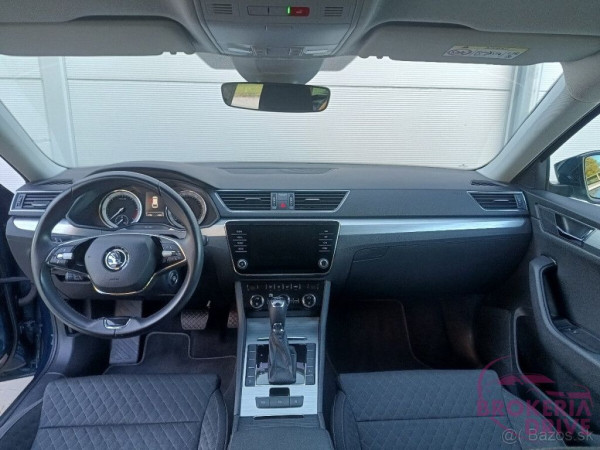 Combi 2.0 TDI Executive DSG_184387980(13).jpg