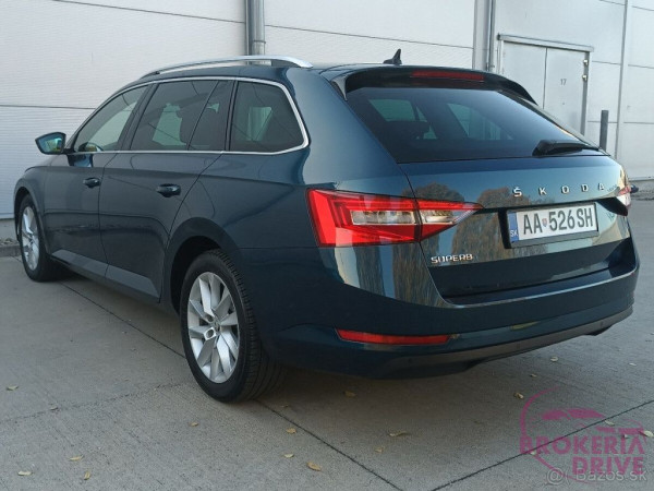 Combi 2.0 TDI Executive DSG_184387980(7).jpg