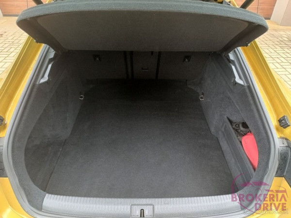 1.5TSI R-Line DSG_184388352(8).jpg