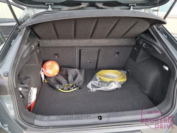 1.4 Plug-in Hybrid_img-20251017-wa0015.jpg
