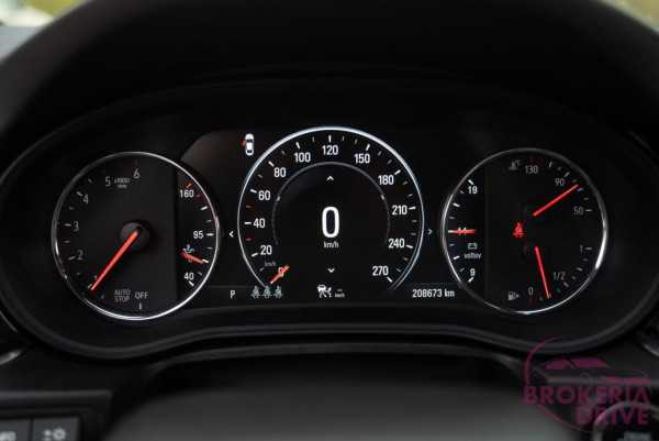 2.0 CDTI 125 kW AT8_opelinsignia2.0cdti125kwautobononitraautobazárnitradovozautznemecka-13.jpg