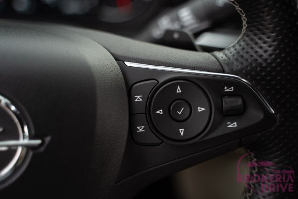 2.0 CDTI 125 kW AT8_opelinsignia2.0cdti125kwautobononitraautobazárnitradovozautznemecka-32.jpg
