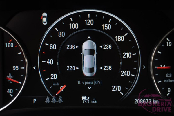 2.0 CDTI 125 kW AT8_opelinsignia2.0cdti125kwautobononitraautobazárnitradovozautznemecka-37.jpg
