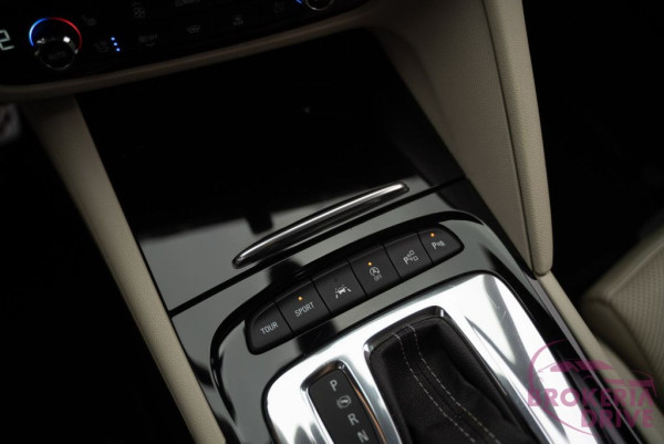 2.0 CDTI 125 kW AT8_opelinsignia2.0cdti125kwautobononitraautobazárnitradovozautznemecka-39.jpg