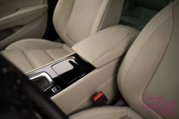 2.0 CDTI 125 kW AT8_opelinsignia2.0cdti125kwautobononitraautobazárnitradovozautznemecka-52.jpg