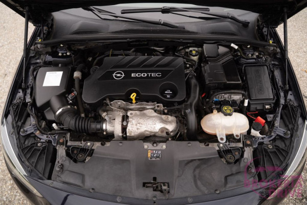 2.0 CDTI 125 kW AT8_opelinsignia2.0cdti125kwautobononitraautobazárnitradovozautznemecka-68.jpg