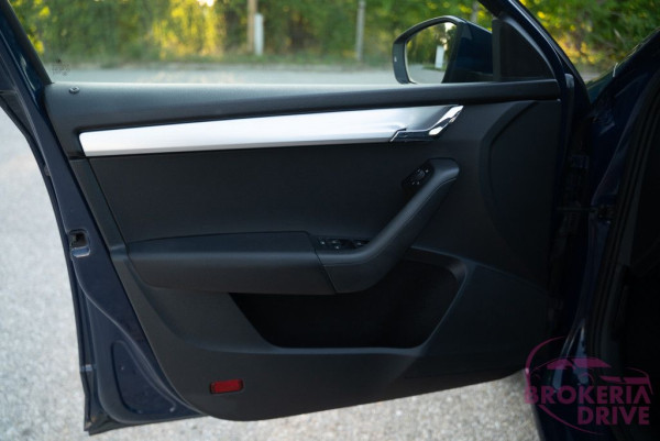 2.0 TDI 110 kW DSG_škodaoctaviacombi2.0tdiautobononitraautobazar-16.jpg
