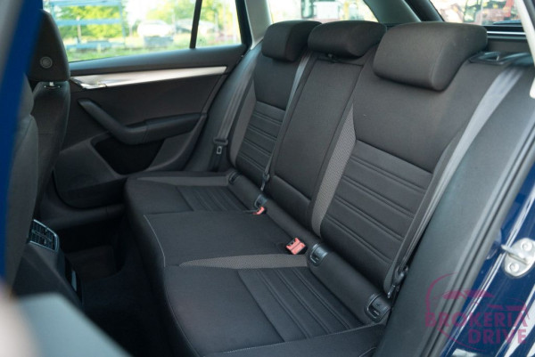 2.0 TDI 110 kW DSG_škodaoctaviacombi2.0tdiautobononitraautobazar-33.jpg