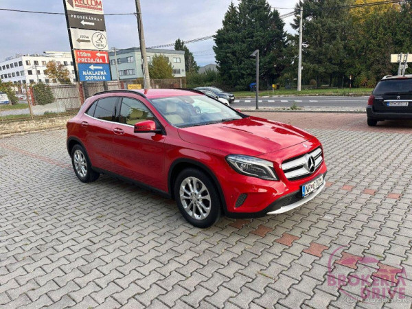 Mercedes-Benz GLA trieda 180 