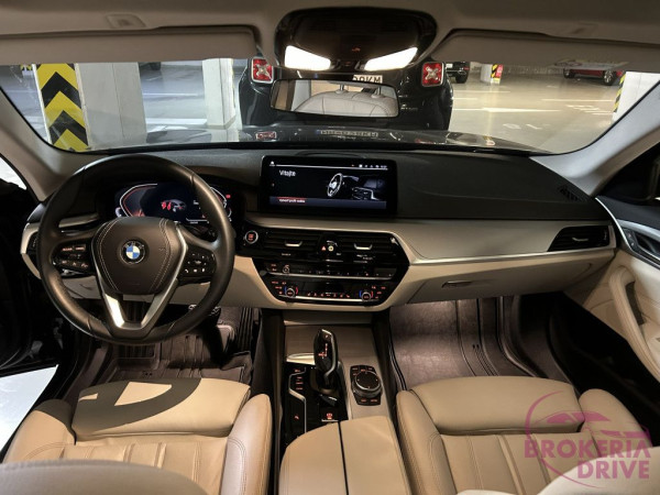 530i mHEV xDrive_image_interier_front