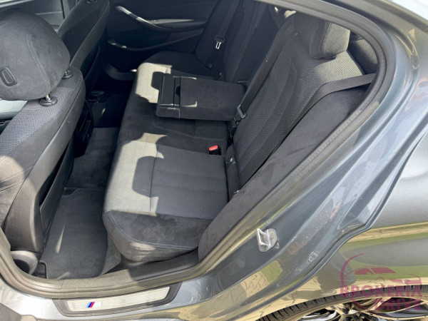 530d xdrive M-packet_image_interier_back