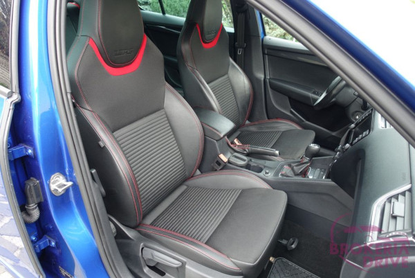 Škoda Octavia 2.0 TDI CR RS, M6, 135kW, 4d._dsc02810.jpg