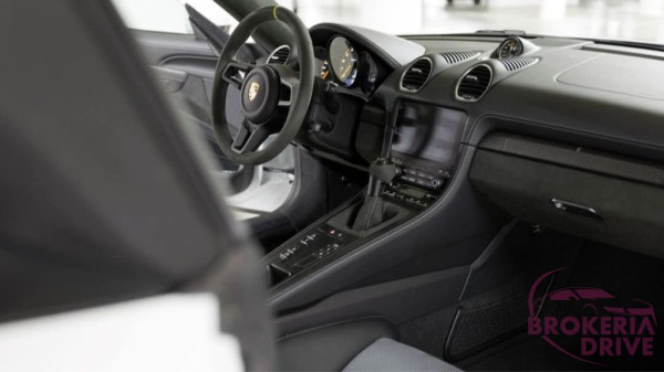718 Spyder RS_image_interier_front