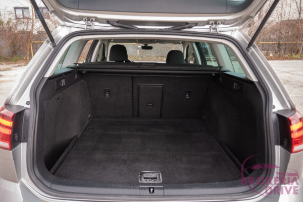 1.0 TSI 85 kW _volkswagen_golf_variant_1.0tsi_85kw_autobono_sro_dovozaut_nitra-45.jpg