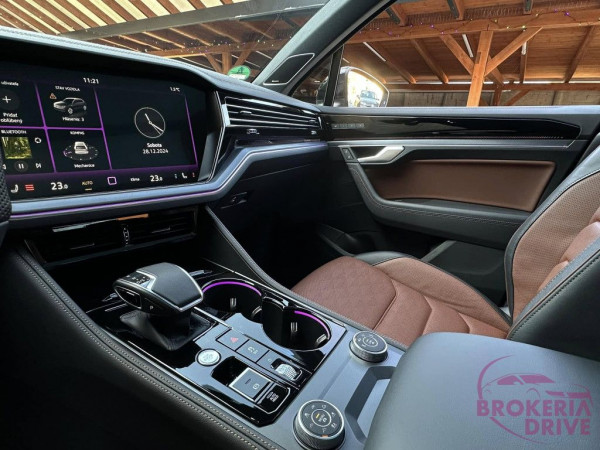 R-Line 4Motion Tiptronic_471188951_1122028233265489_1506437606893216603_n.jpg