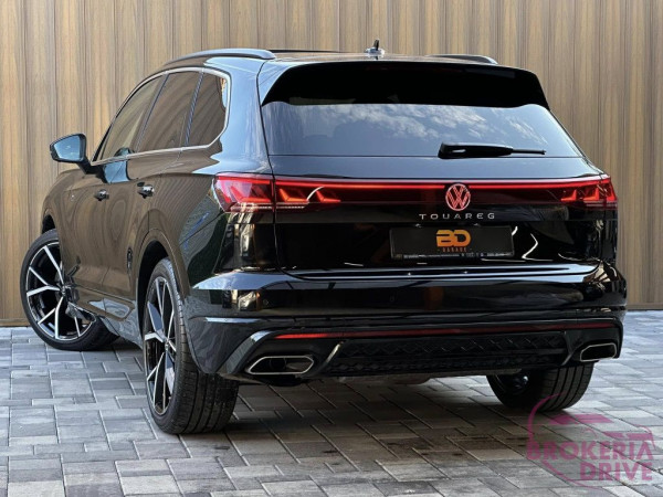 R-Line 4Motion Tiptronic_471551022_1122033783264934_9220281890813757657_n.jpg