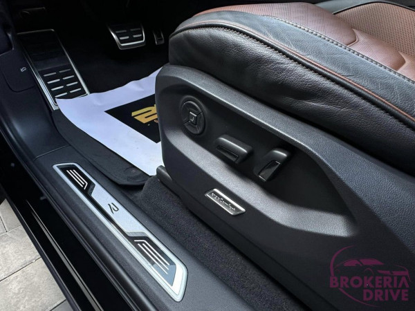 R-Line 4Motion Tiptronic_471654545_1122029773265335_3091305779282679528_n.jpg
