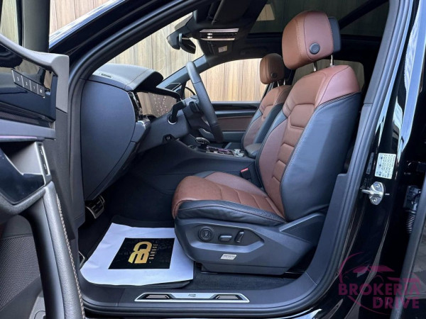 R-Line 4Motion Tiptronic_image_interier_front