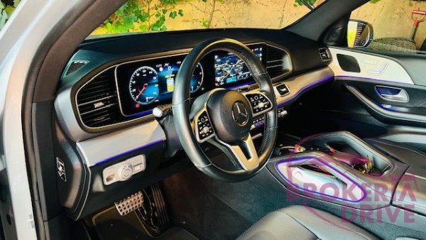 350d 4matic_image_interier_front