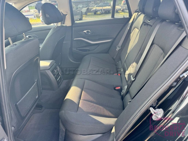 320d mHEV xDrive AT_image_interier_back