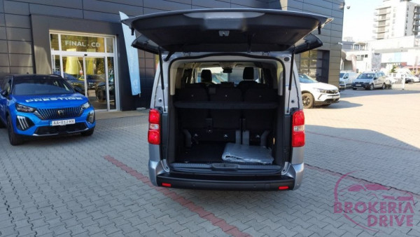 2,0 BlueHDi Business L3 2,0 BlueHDi 180 S&S EAT8_peugeot_traveller_20_bluehdi_business_l3_20_bluehdi_180_sands_eat8-4_4316.jpg