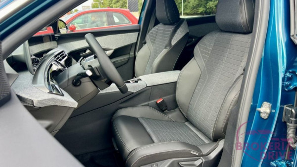 1.2 Hybrid ALLURE 136k e-DCS6_peugeot_5008_new_1_2_hybrid_gt_7_miest-2(1).jpeg