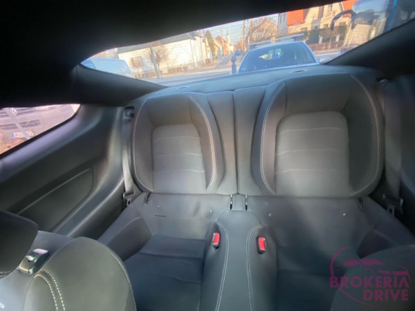 5.0 V8 GT_image_interier_back