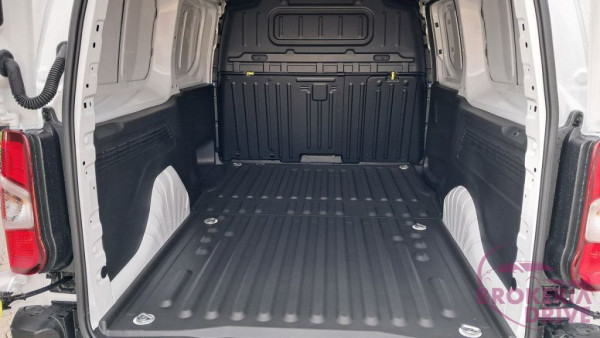 1,5 BlueHDi L2 1000 kg Premium_peugeot_partner_furgon_15_bluehdi_l2_1000_kg_premium-7.jpg